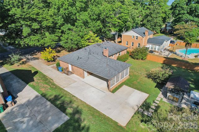 13507 Four Oaks Lane, Matthews, NC 28105