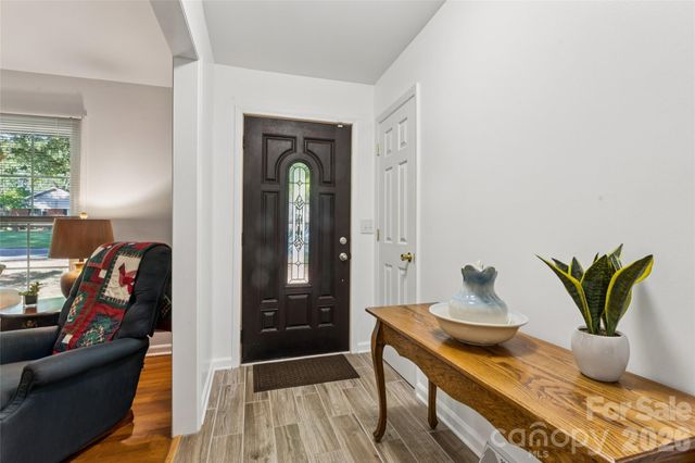 13507 Four Oaks Lane, Matthews, NC 28105
