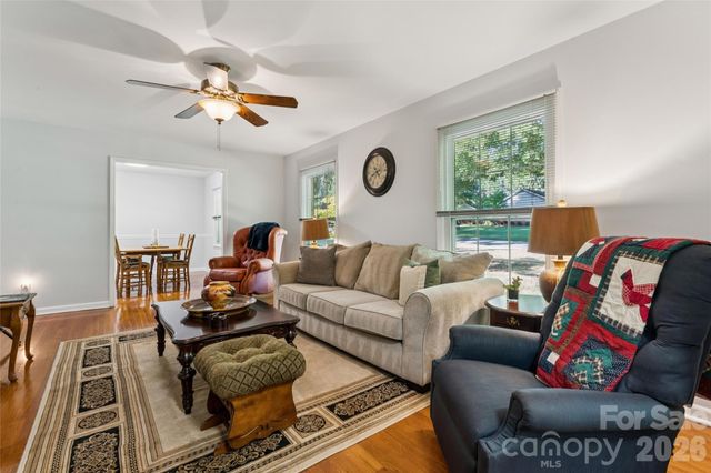 13507 Four Oaks Lane, Matthews, NC 28105