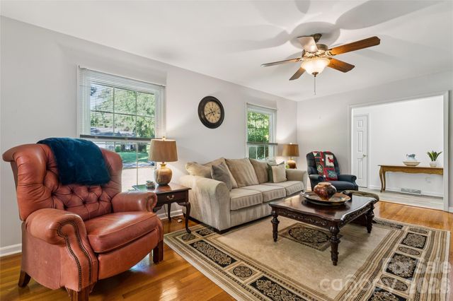 13507 Four Oaks Lane, Matthews, NC 28105