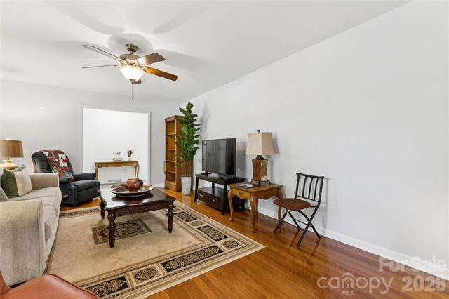 13507 Four Oaks Lane, Matthews, NC 28105