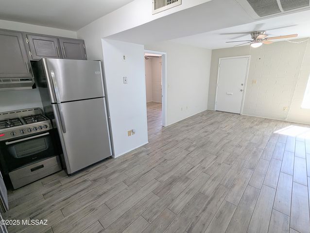 302 S Paseo Lobo Unit C, Green Valley, AZ 85614