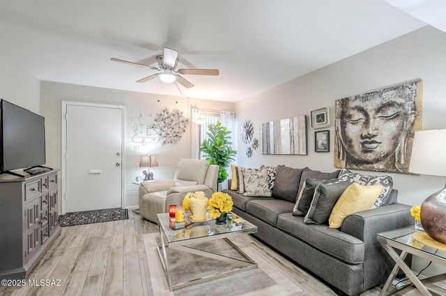 302 S Paseo Lobo Unit C, Green Valley, AZ 85614