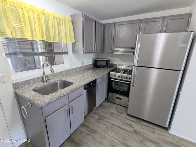 302 S Paseo Lobo Unit C, Green Valley, AZ 85614