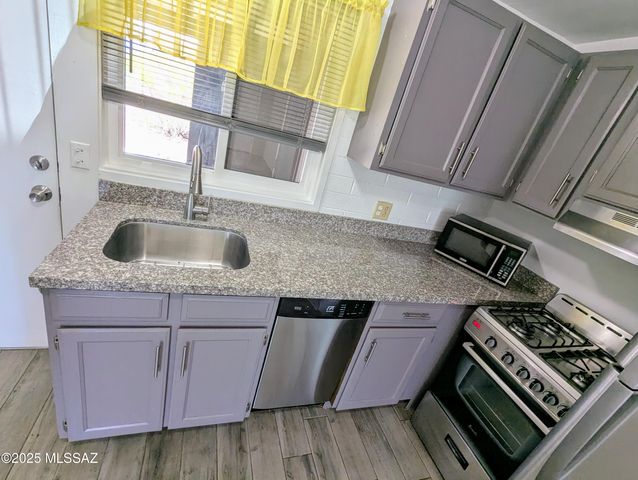 302 S Paseo Lobo Unit C, Green Valley, AZ 85614