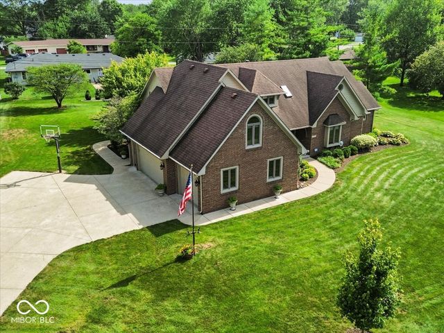 111 Foxborough Run, Shelbyville, IN 46176