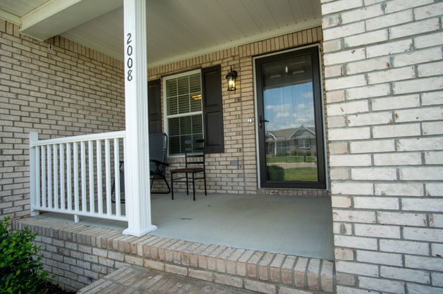 2008 Eisley Ln, Columbia, TN 38401