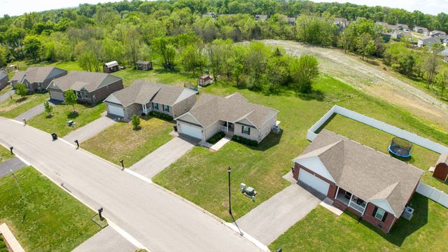 2008 Eisley Ln, Columbia, TN 38401