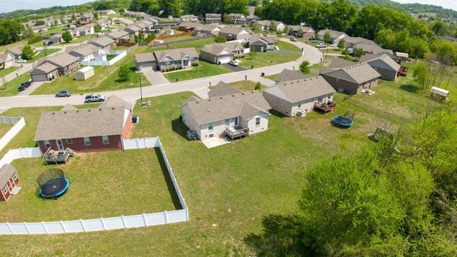 2008 Eisley Ln, Columbia, TN 38401