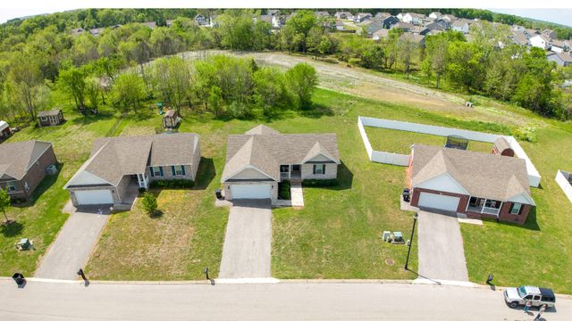 2008 Eisley Ln, Columbia, TN 38401