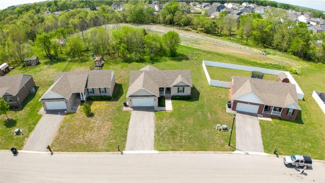 2008 Eisley Ln, Columbia, TN 38401