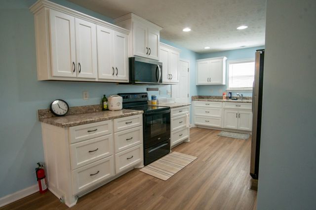 2008 Eisley Ln, Columbia, TN 38401