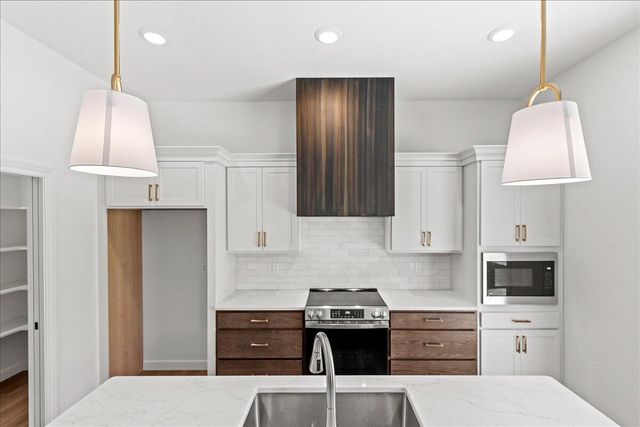 5657 RALPH DOBBS WAY, Columbia, MO 65203