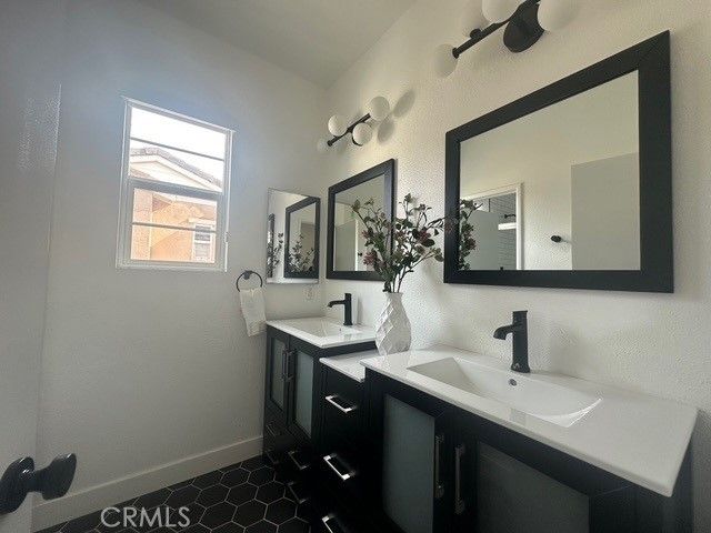 96 Canopy, Irvine, CA 92603