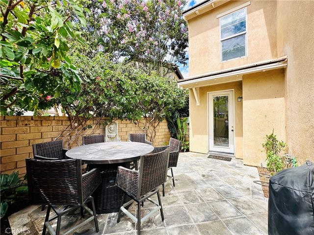 96 Canopy, Irvine, CA 92603