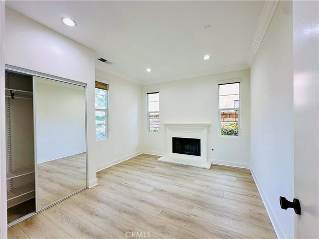 96 Canopy, Irvine, CA 92603