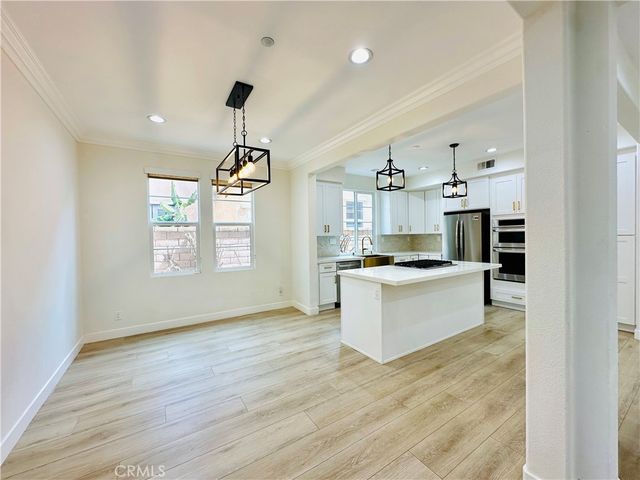96 Canopy, Irvine, CA 92603