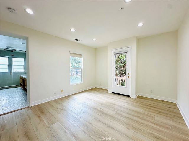 96 Canopy, Irvine, CA 92603