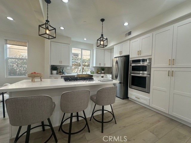 96 Canopy, Irvine, CA 92603