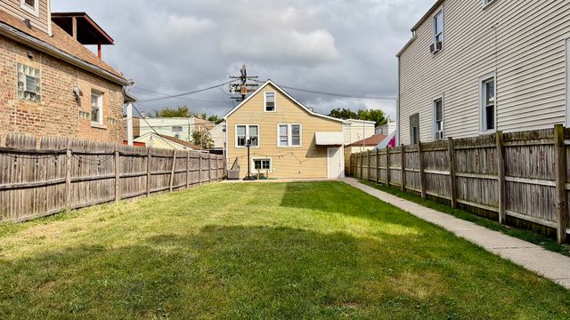 2329 N Mcvicker Avenue, Chicago, IL 60639