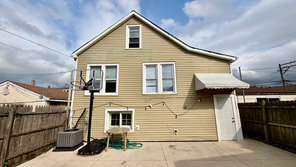 2329 N Mcvicker Avenue, Chicago, IL 60639