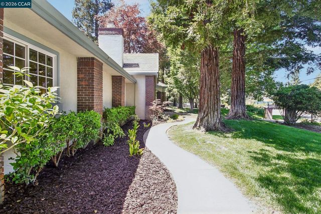31 Tierra Verde Ct, Walnut Creek, CA 94598