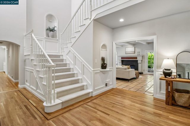 31 Tierra Verde Ct, Walnut Creek, CA 94598