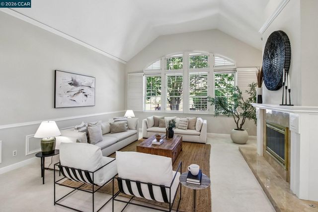 31 Tierra Verde Ct, Walnut Creek, CA 94598