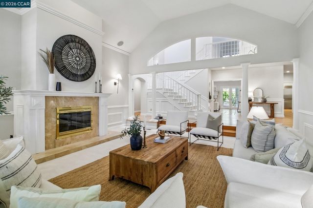 31 Tierra Verde Ct, Walnut Creek, CA 94598