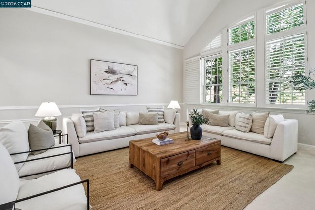 31 Tierra Verde Ct, Walnut Creek, CA 94598