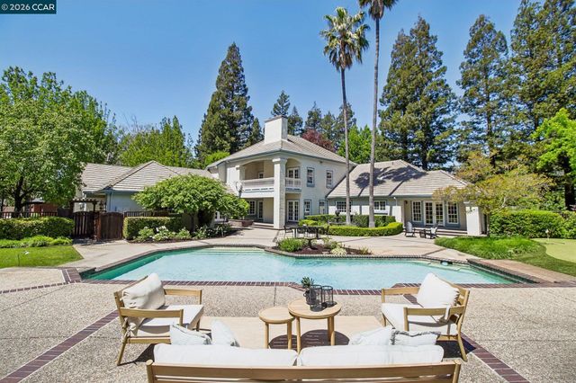 31 Tierra Verde Ct, Walnut Creek, CA 94598