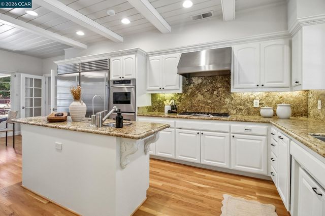 31 Tierra Verde Ct, Walnut Creek, CA 94598