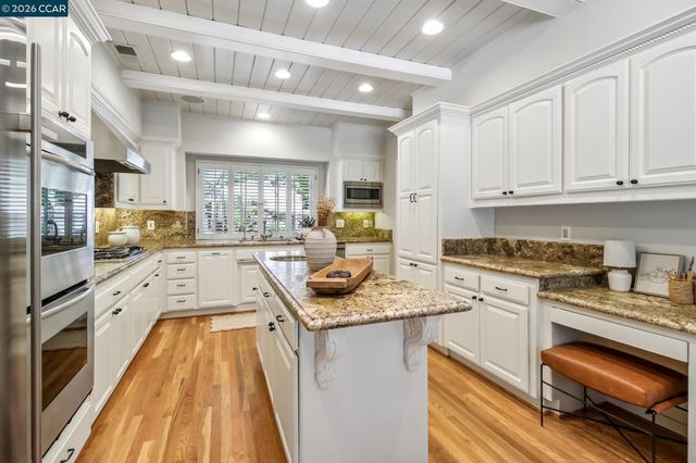 31 Tierra Verde Ct, Walnut Creek, CA 94598