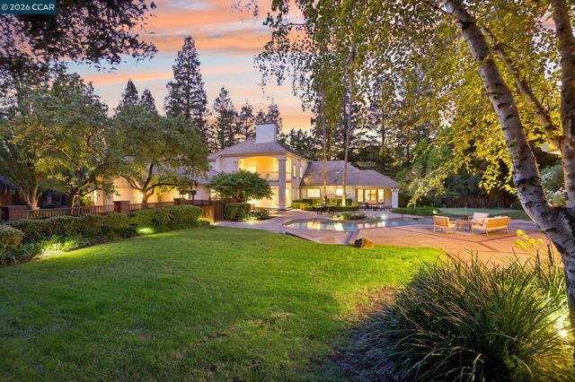 31 Tierra Verde Ct, Walnut Creek, CA 94598