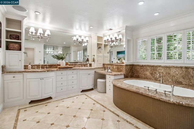 31 Tierra Verde Ct, Walnut Creek, CA 94598