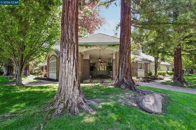 31 Tierra Verde Ct, Walnut Creek, CA 94598