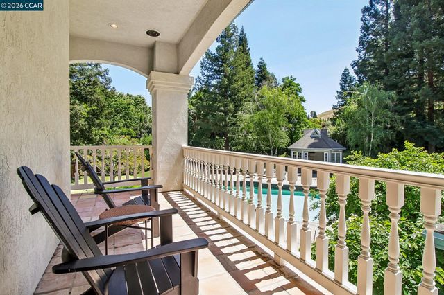 31 Tierra Verde Ct, Walnut Creek, CA 94598