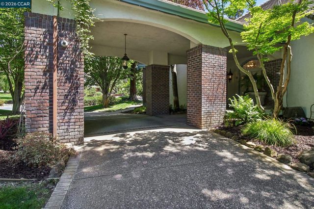 31 Tierra Verde Ct, Walnut Creek, CA 94598