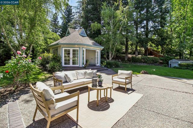 31 Tierra Verde Ct, Walnut Creek, CA 94598
