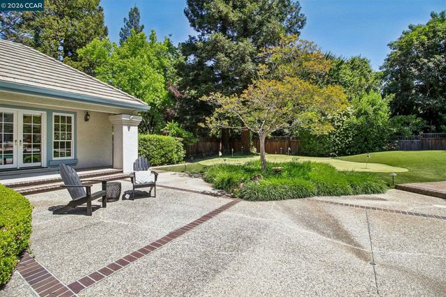 31 Tierra Verde Ct, Walnut Creek, CA 94598