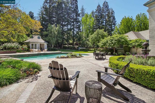 31 Tierra Verde Ct, Walnut Creek, CA 94598