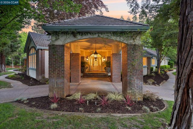 31 Tierra Verde Ct, Walnut Creek, CA 94598