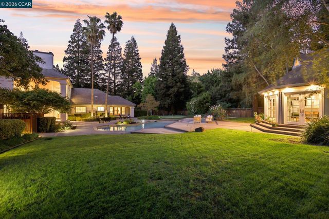 31 Tierra Verde Ct, Walnut Creek, CA 94598