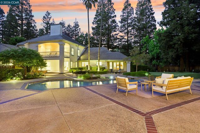 31 Tierra Verde Ct, Walnut Creek, CA 94598