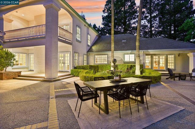 31 Tierra Verde Ct, Walnut Creek, CA 94598
