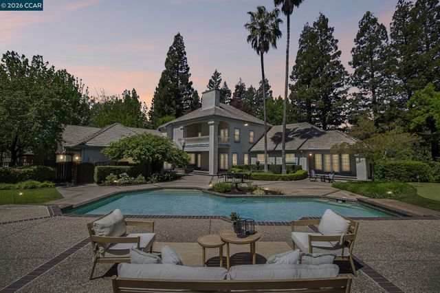31 Tierra Verde Ct, Walnut Creek, CA 94598