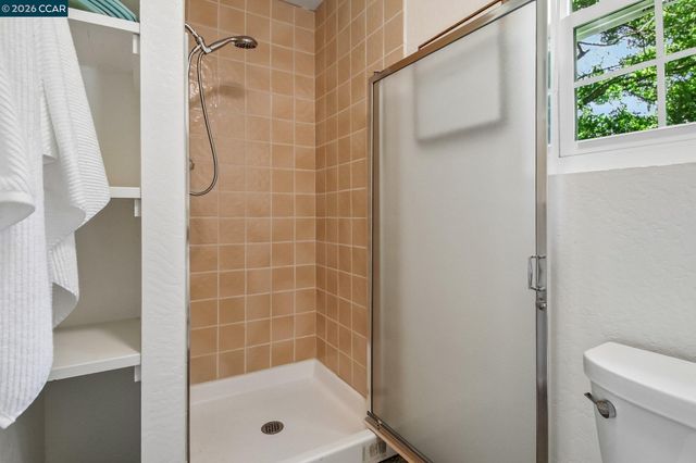 31 Tierra Verde Ct, Walnut Creek, CA 94598