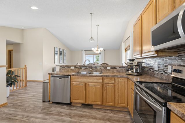 3951 Landings Drive, Saint Bonifacius, MN 55375