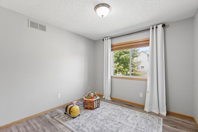 3951 Landings Drive, Saint Bonifacius, MN 55375