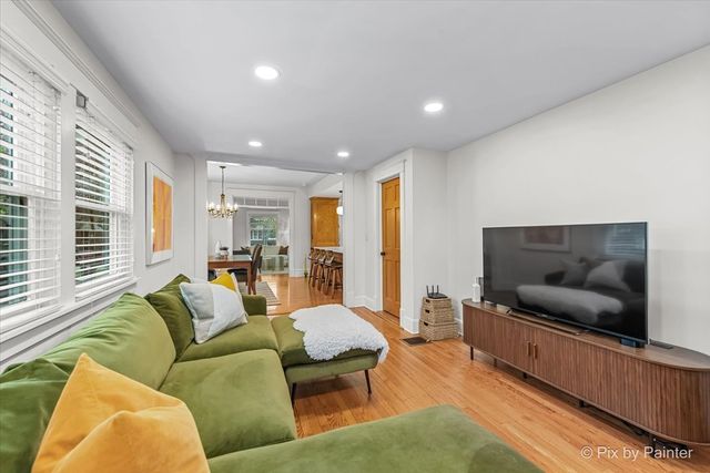 1028 S 4th Street, St. Charles, IL 60174